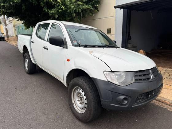MITSUBISHI L200 TRITON 2.4 16V TURBO DIESEL SPORT GLS CD 4P 4X4 MANUAL MITSUBISHI L200 TRITON 2.4 16V TURBO DIESEL SPORT GLS CD 4P 4X4 MANUAL